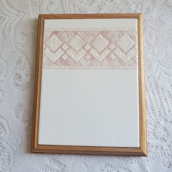 Mexican Vintage Hot Plate Trivet Set of 2 Pink Diamond Raised Feet - Picture 3 of 6